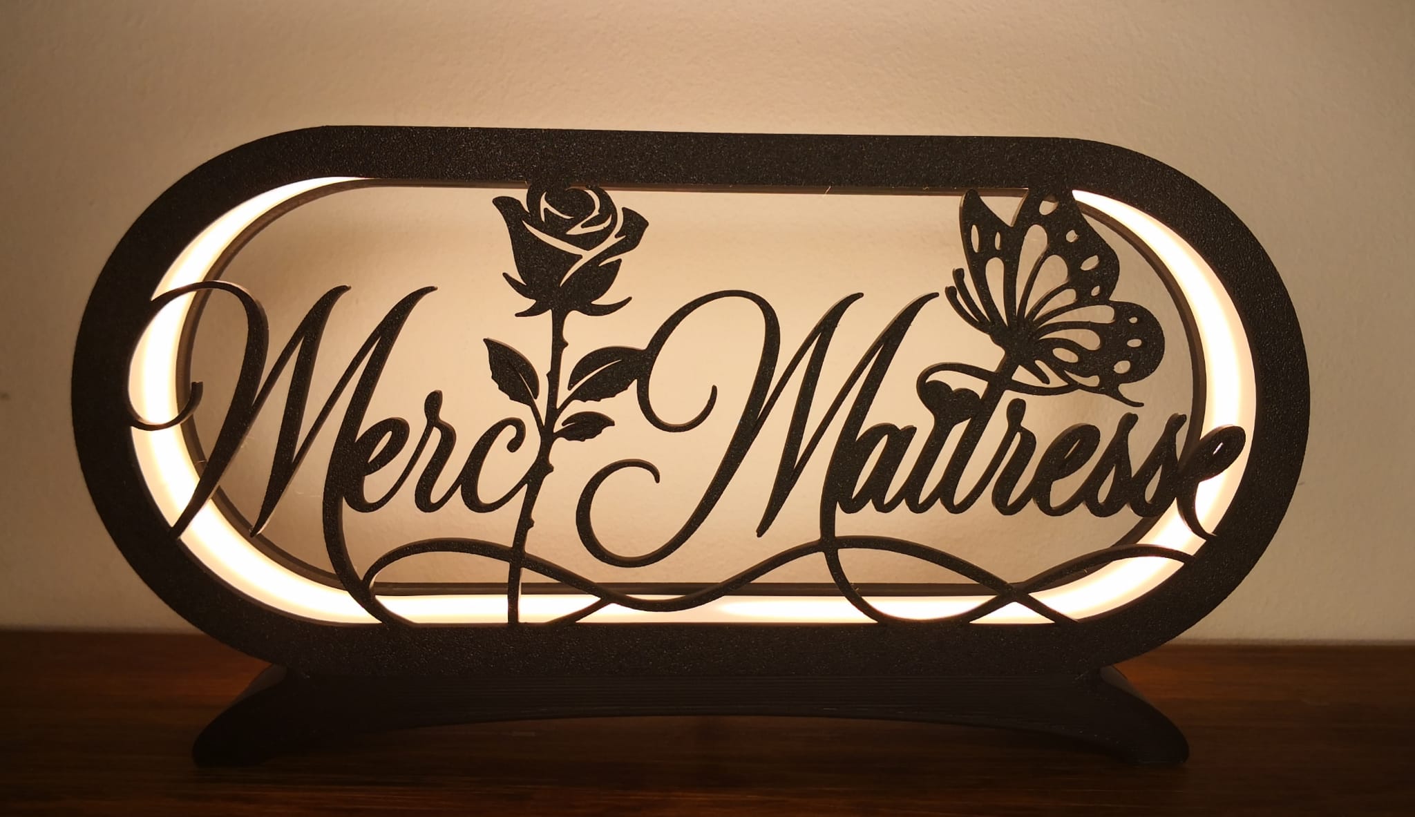 Lampe décorative "Merci Maitresse" – Image 2